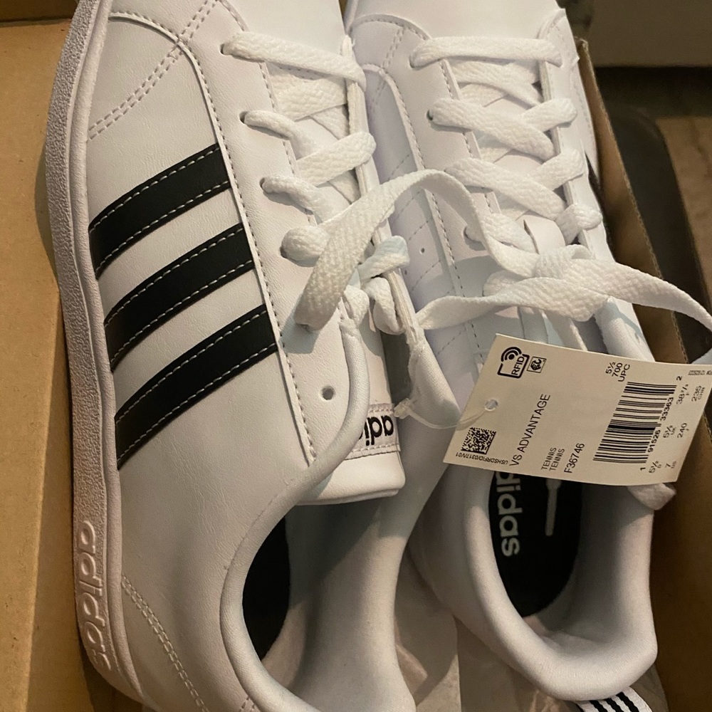 Adidas VS Advantage sneakers Sz 7 women’s